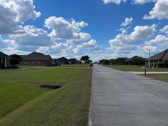 4th image of 2411 Southdown Dr