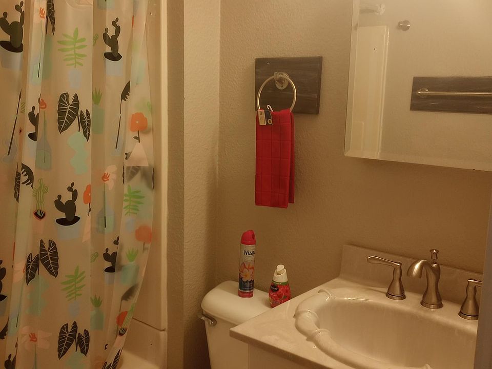 2nd image of 432 Bluff St #3