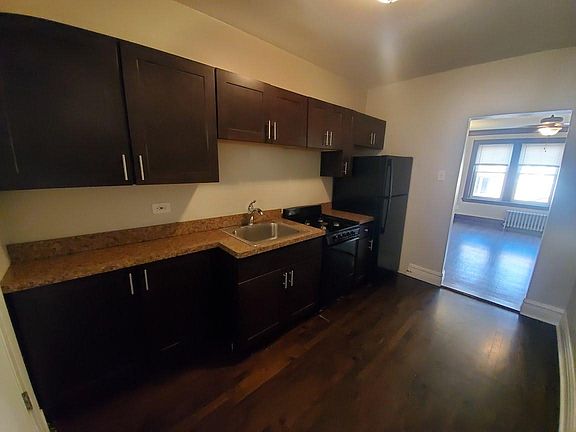 5th image of 4541 W Barry Ave #1