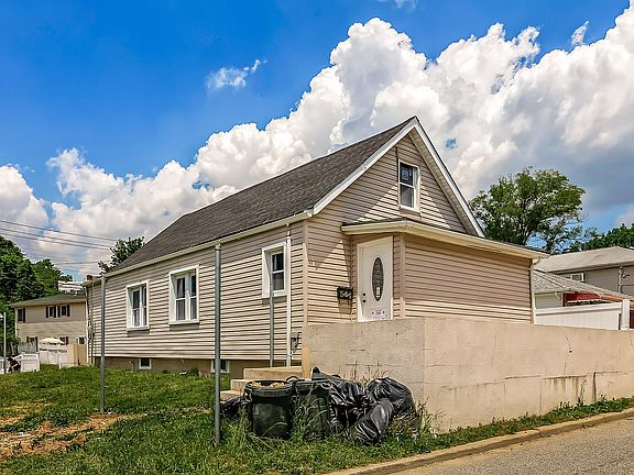 2nd image of 31 Hendrickson Ave