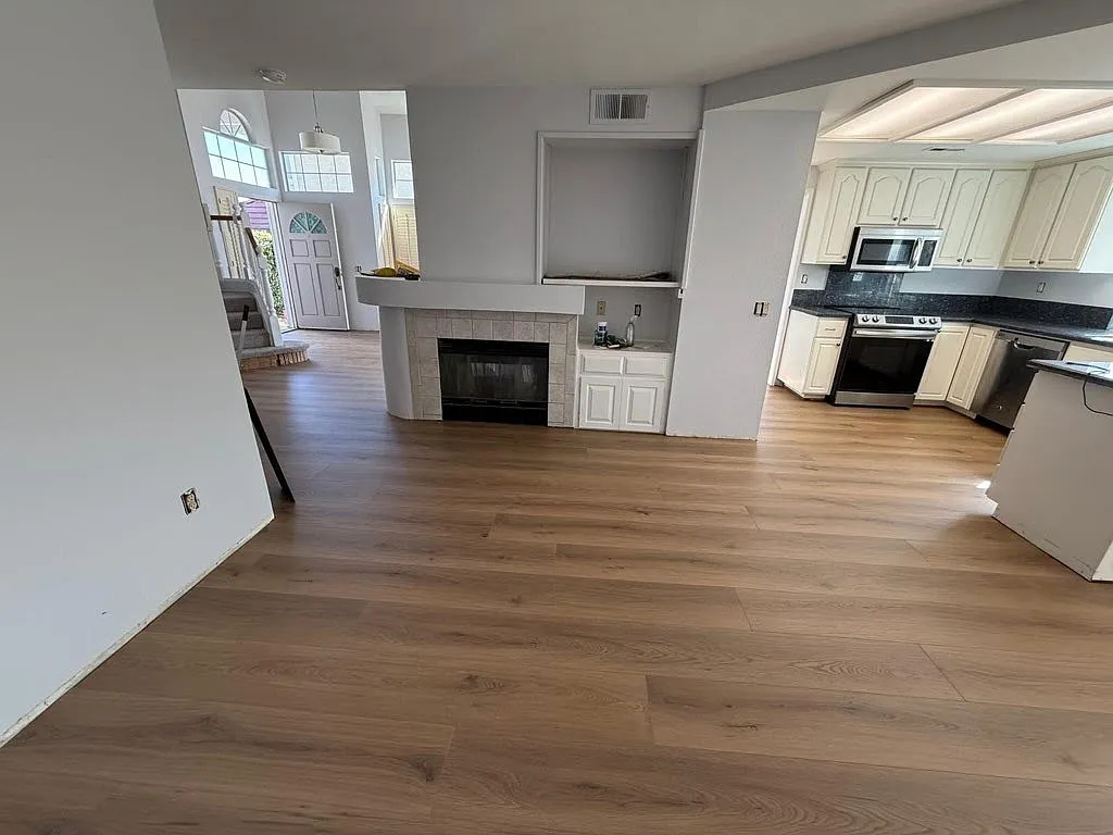 4 bed, 1843 sqft, $4,795 — Photo 3