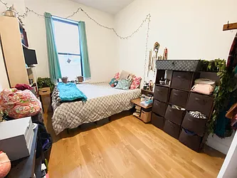 Rented by Papp Realty