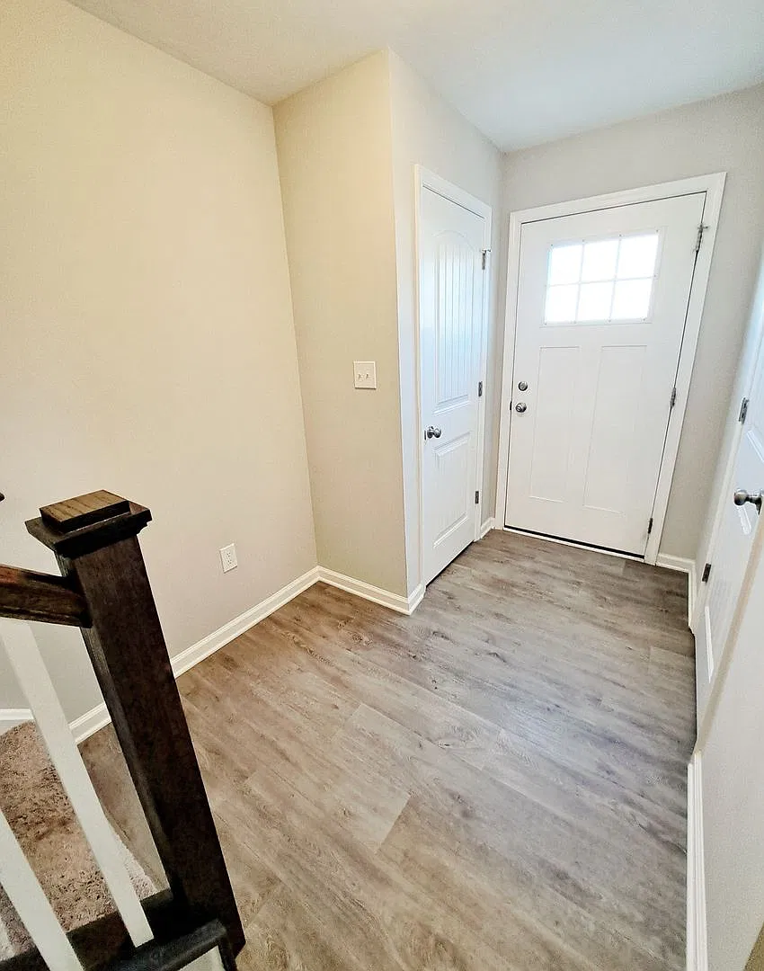 3 Bed / 2-1/2 Bath Single Family Townhome — Photo 4