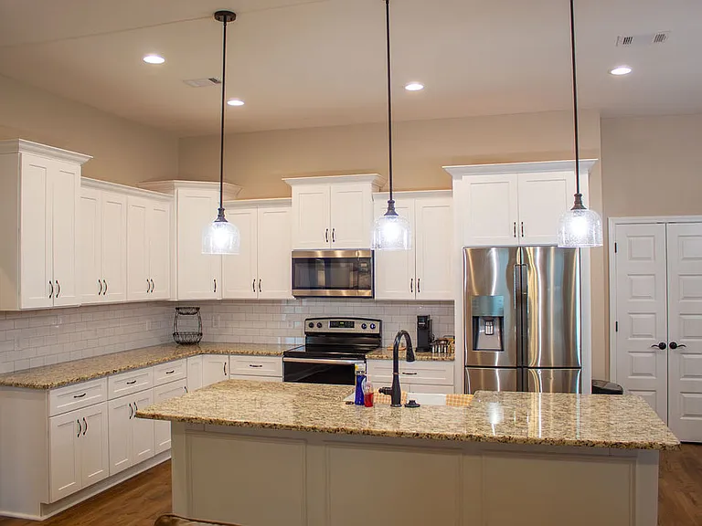 504 Nandina Ct — Photo 8