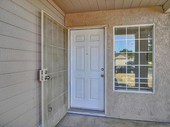 3rd image of 5020 N Laguna Dr