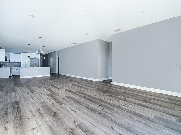 5th image of 2400 Herbison Dr