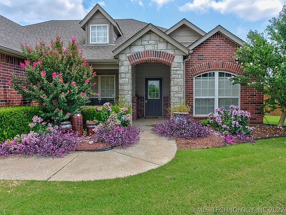 2nd image of 14709 Courtney Ln