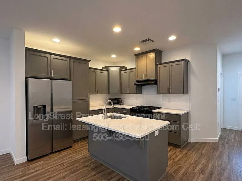 3 bed, 2.5 bath, 1531 sqft, $2,495 — Photo 3
