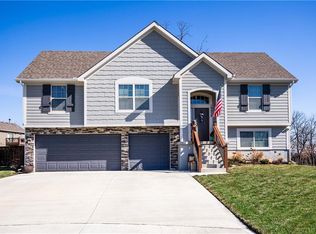 19934 W 221st St, Spring Hill, KS 66083