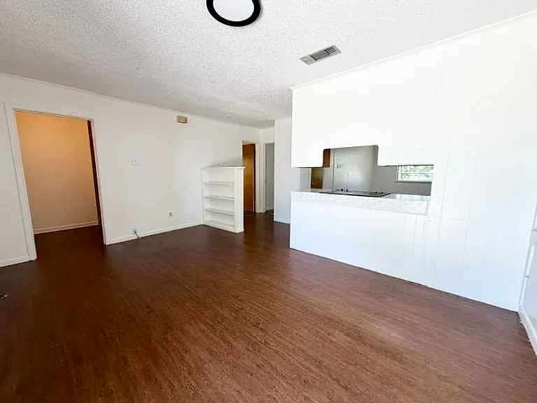 156 Lindsey Cir — Photo 7