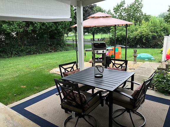 Extended patio space w/grill