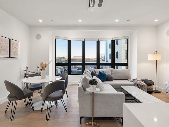 4th image of 75 W Broadway #202