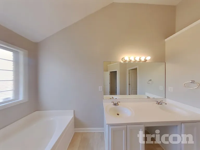 238 Greenland Dr — Photo 9