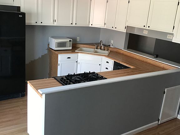 2nd image of 509 Sunnyside Ct