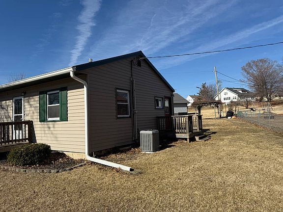 4th image of 1603 S 17th Ter