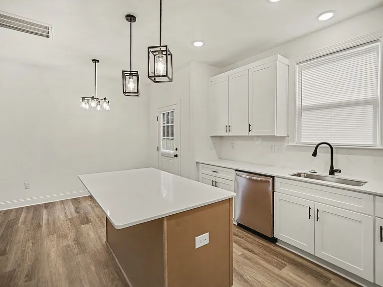 607 Legrand St — Photo 12