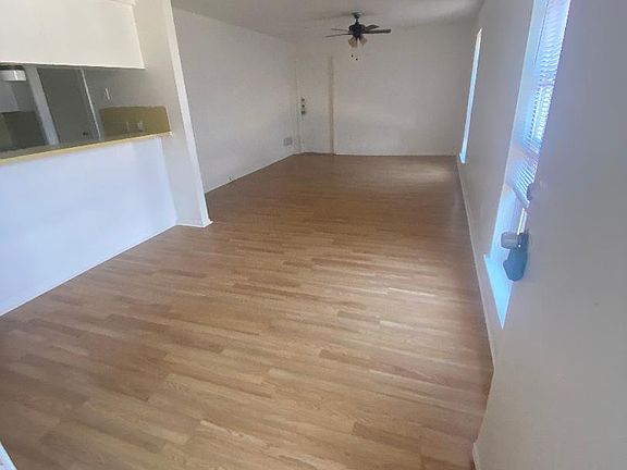 3rd image of 1705 Ledgewood Dr
