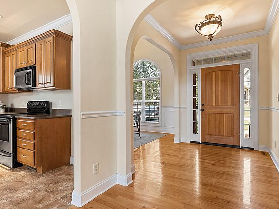 5th image of 4437 Wellesley Dr
