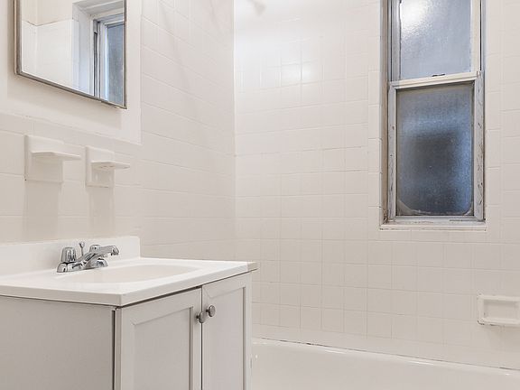 5th image of 201 W 92nd St APT 2D