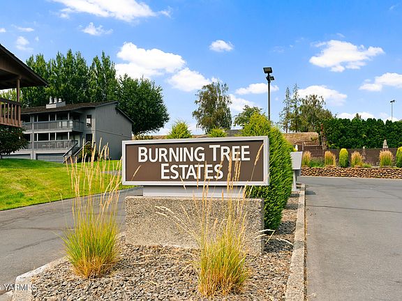2nd image of 21 Burning Tree Dr