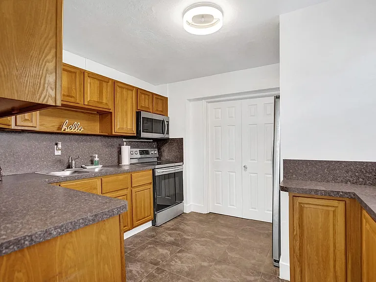 6110 SW 38th St — Photo 10