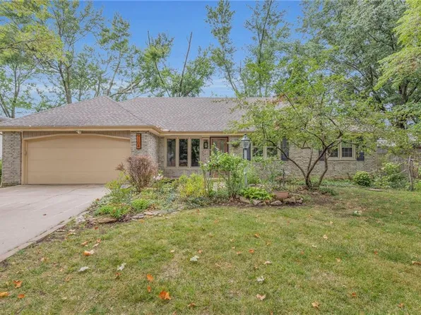 9104 Reeder Dr, Overland Park, KS 66214