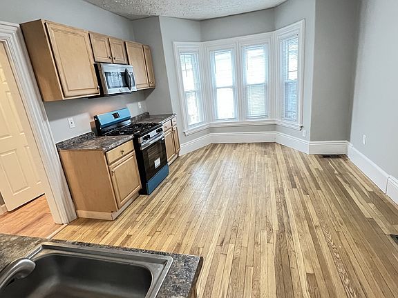 3rd image of 31 Ridgeway St APT 1