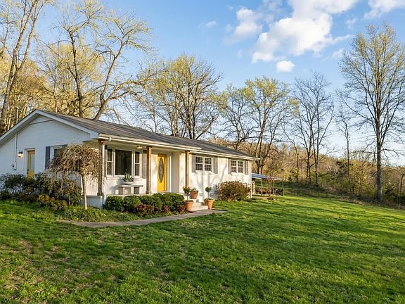 2nd image of 1120 Bull Run Rd