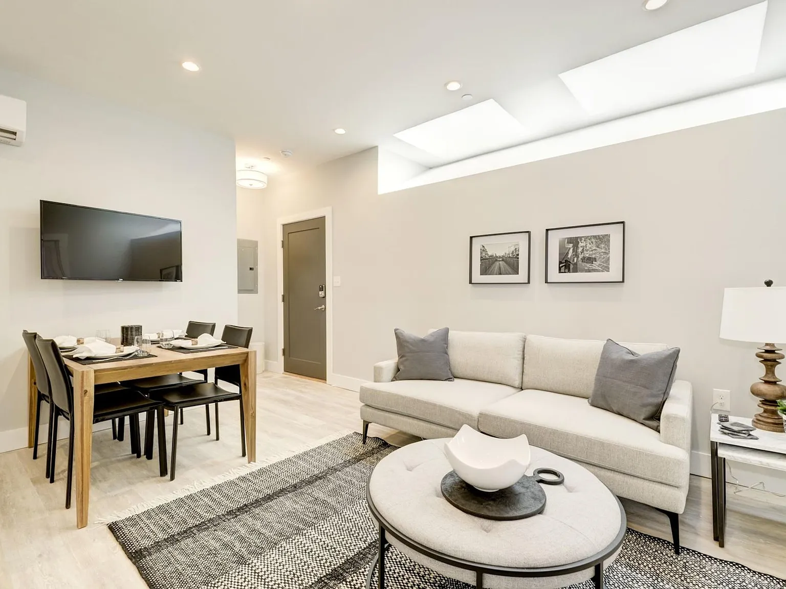 2 bed, 900 sqft, $6,000 — Photo 3