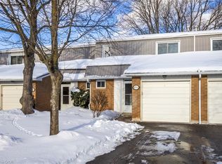 479 Woodview Rd #6, Burlington, ON L7N2Z9