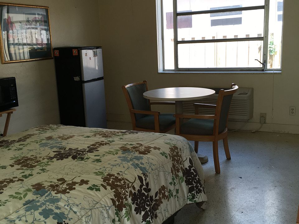 2nd image of 1712 Fletcher St #2