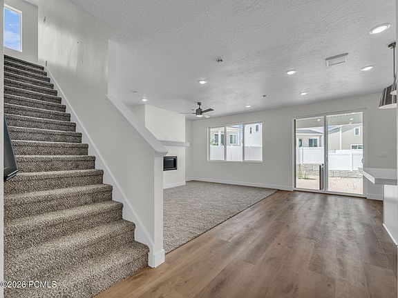 3rd image of 7108 Woods Rose Dr