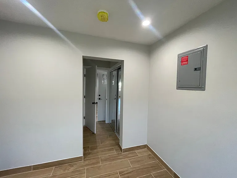 4620 Compton Ave — Photo 12