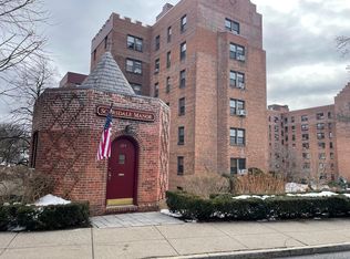 192 Garth Rd APT 4N, Scarsdale, NY 10583