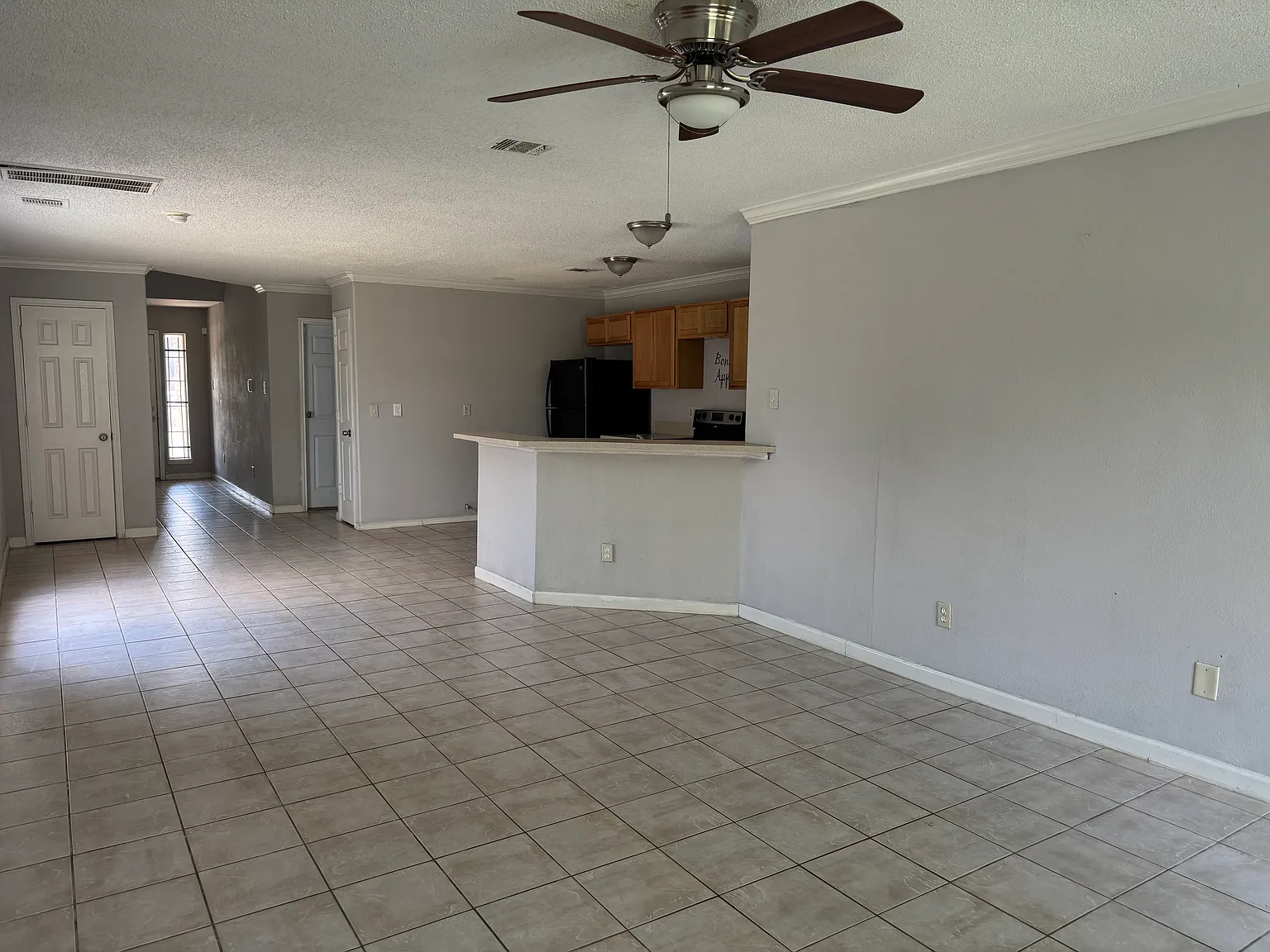 3 bed, 2.5 bath, 1676 sqft, $1,730 — Photo 1