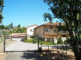 828 Valley Crest Dr, Vista, CA 92084