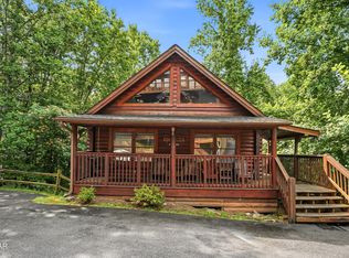336 Big Bear Way, Pigeon Forge, TN 37863