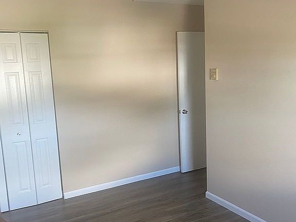 3rd image of 262 Riverview Dr