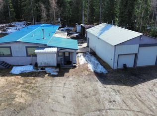 832 Keeling Rd, North Pole, AK 99705