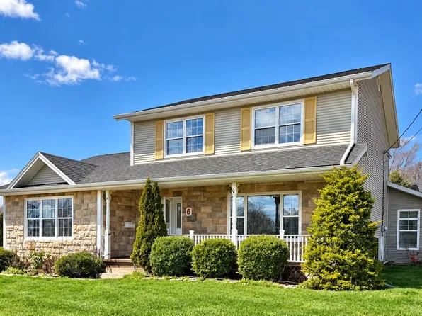 6 Ash Dr, Charlottetown, PE C1A 9C4