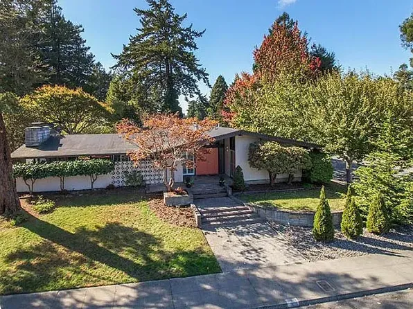 1906 O St, Eureka, CA 95501