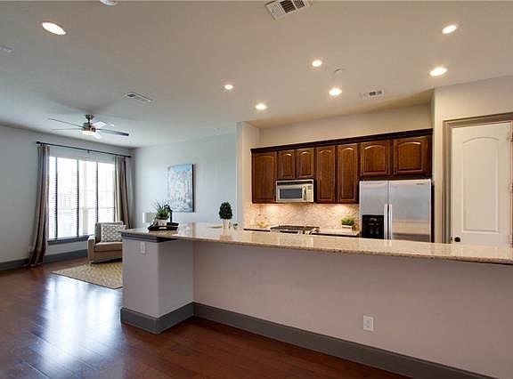 5th image of 6815 Plaza Via