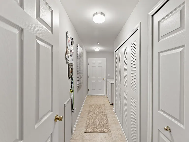 Ashford Apartments — Photo 102