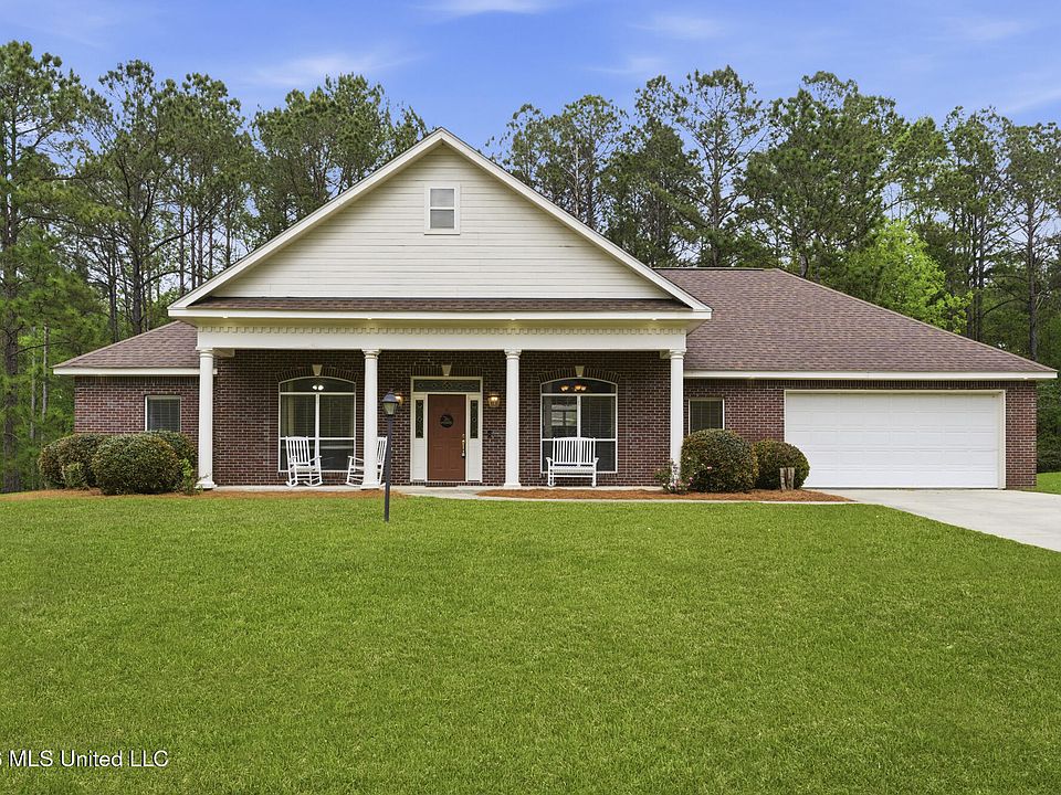 1st image of 210 Whistlers Way