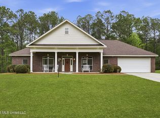 210 Whistlers Way, Hattiesburg, MS 39402