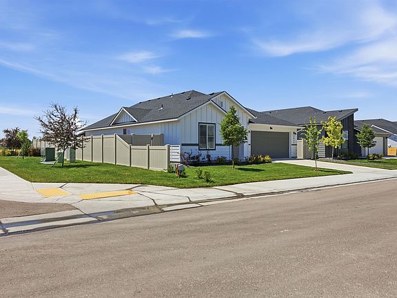 2nd image of 3811 W Maypearl St
