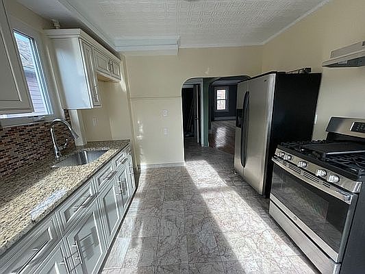 2nd image of 676 E 31st St Floor 2