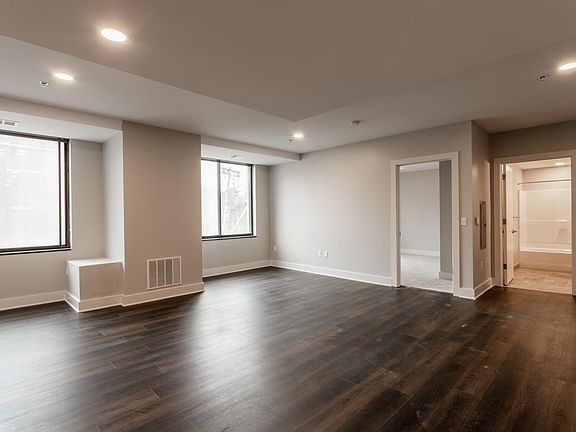 4th image of 10 Symphony Cir #204