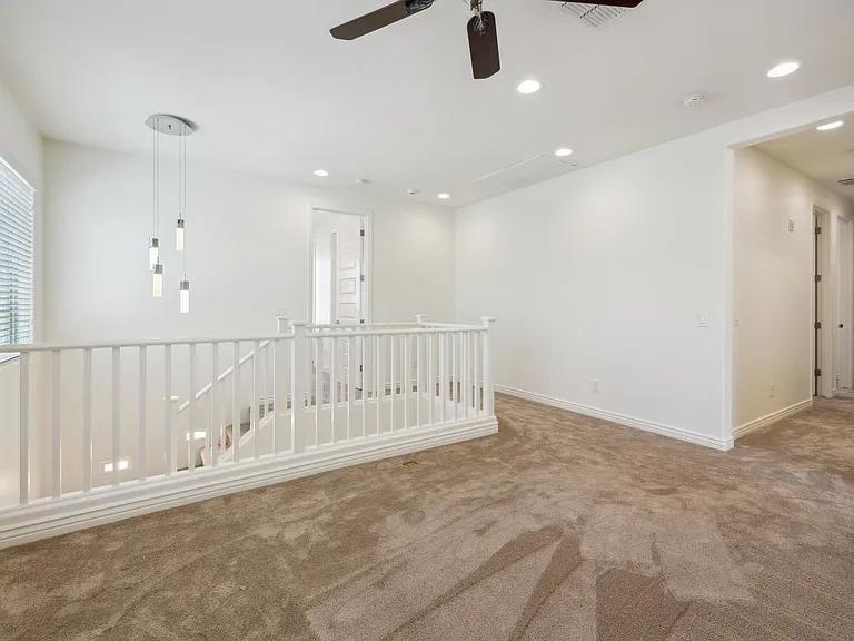 211 E Brinley Dr — Photo 20