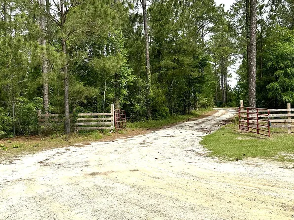 904 Tom Taylor Rd, Hawkinsville, GA 31036